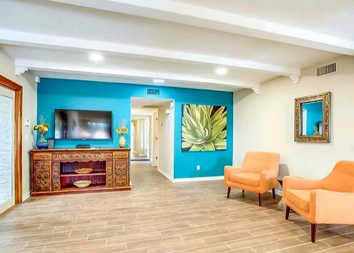Vakantiehuis Tranquil Oasis Near Old Town, Hot Tub, Mountain Views Scottsdale