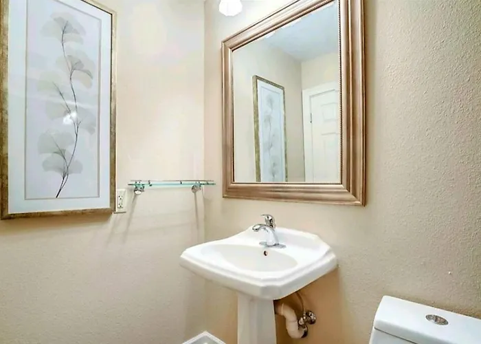 Tranquil Oasis Near Old Town, Hot Tub, Mountain Views *