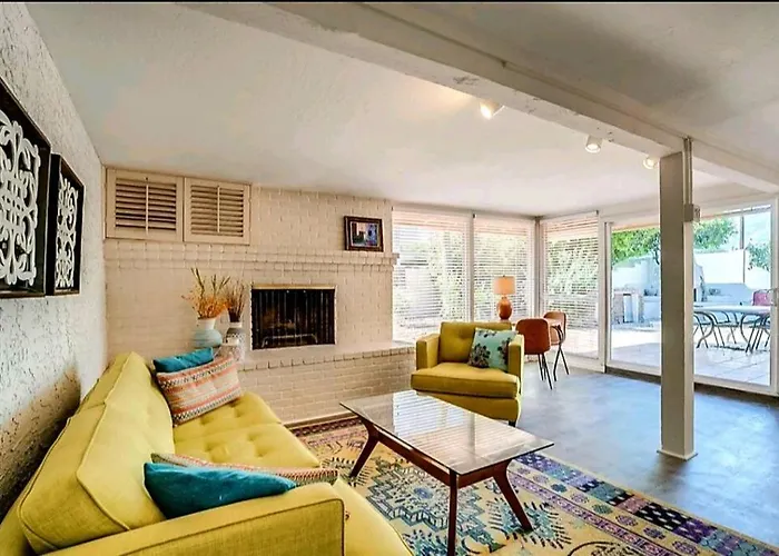 Vakantiehuis Tranquil Oasis Near Old Town, Hot Tub, Mountain Views *